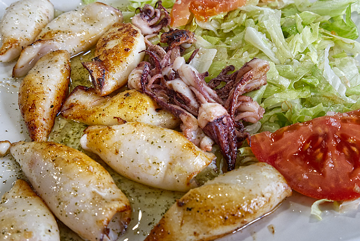 Foodies in Sevilla, Chipirones a la plancha, grilled Squid tapa